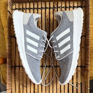adidas Womens Qt Racer Workout Casual Running Shoes Gray EUC 8
